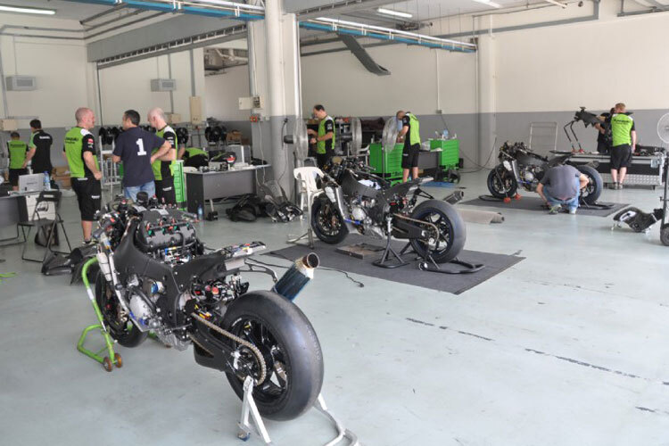 Kawasaki ist mit einem Grossaufgebot nach Sepang gereist