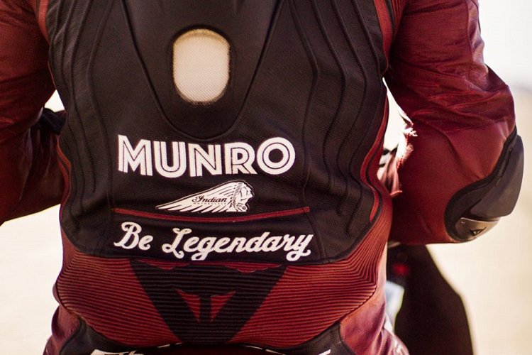 Legendenbildung: Lee Munro fährt im Gedenken an seinen Großonkel Burt mit der Marke Indian um Geschwindigkeitsrekorde 
