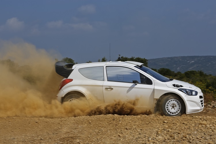 Der Hyundai i20 WRC auf Schotter