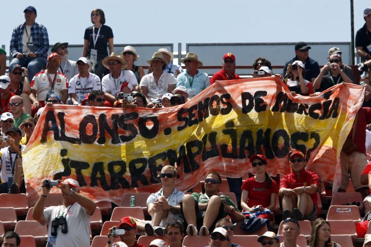 Zahlreiche Alonso Fans