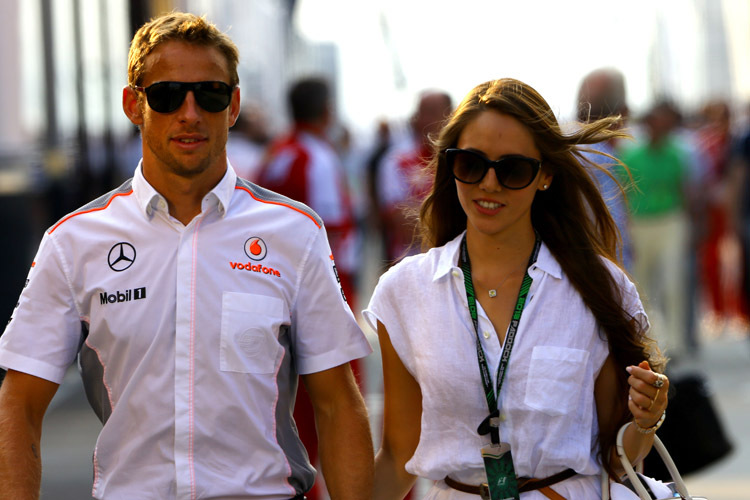 Im Fahrerlager macht Jenson Button eine bessere Figur