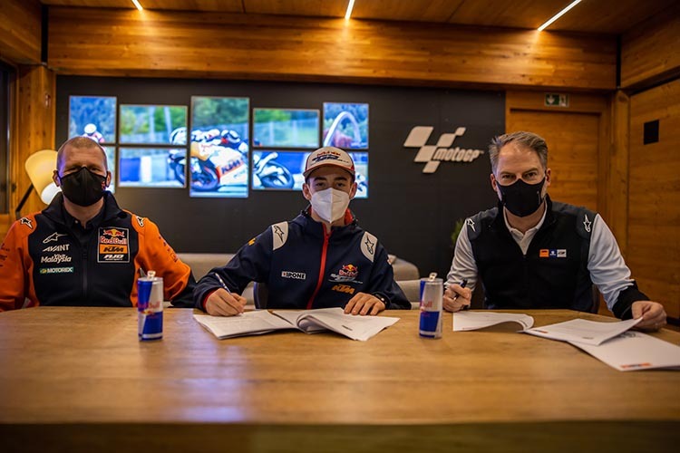 Aki Ajo, Acosta und KTM-Manager Jens Hainbach