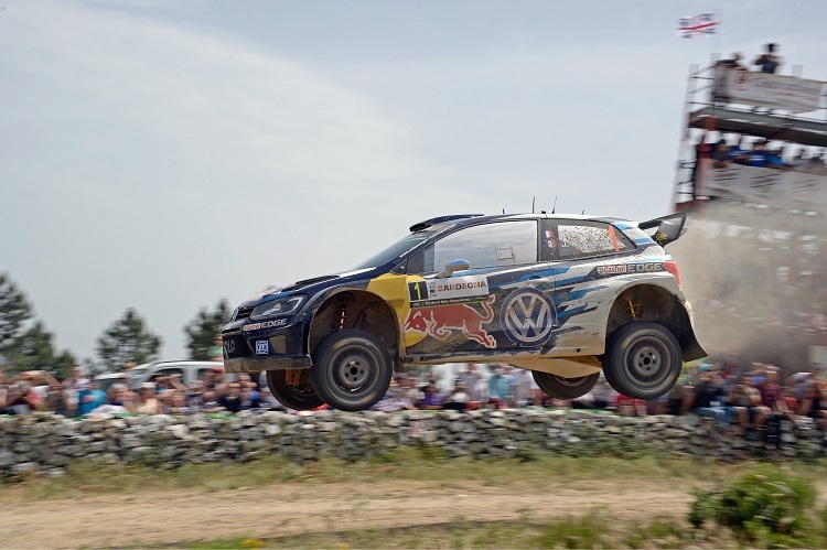 Sébastien Ogier bei Micky's Jump im Sprung zur Führung