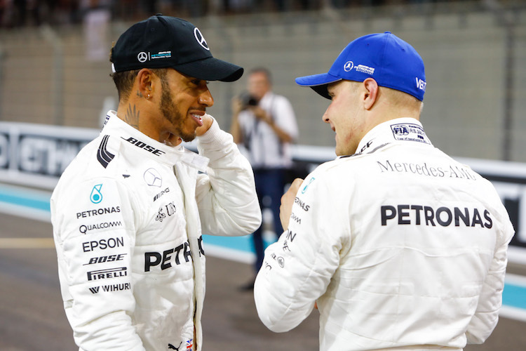Die erste Startreihe ist silbern: Valtteri Bottas und Lewis Hamilton starten von den Plätzen 1 und 2 ins letzte Rennen der Saison