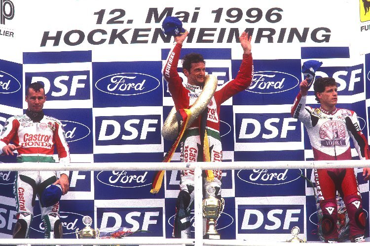 Carl Fogarty feierte in Hockenheim seinen ersten Sieg mit Honda