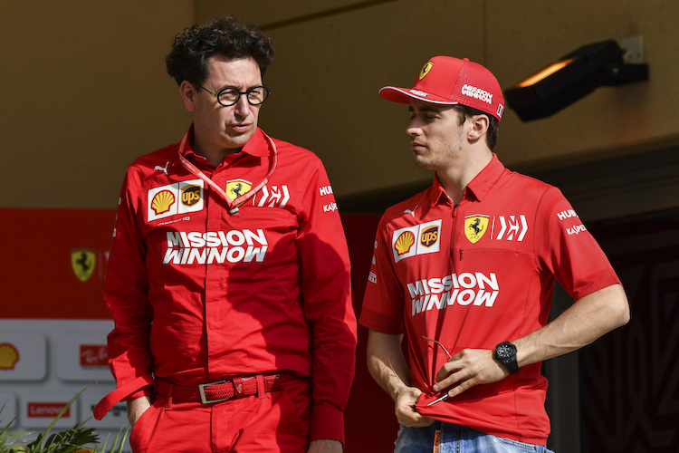 Mattia Binotto und Charles Leclerc