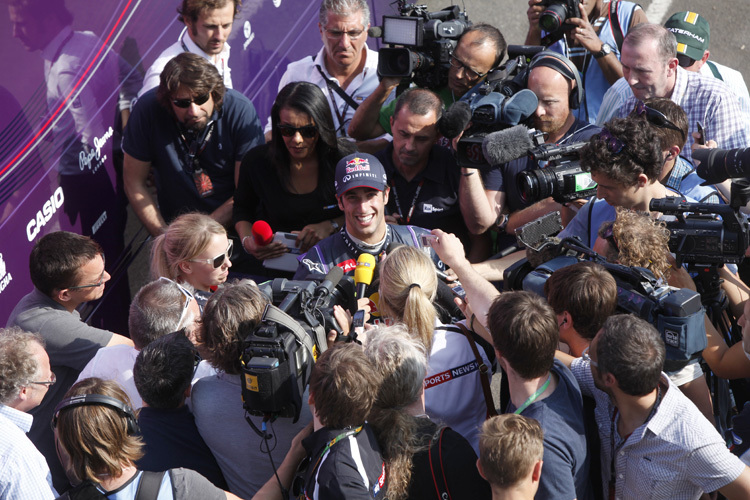 Daniel Ricciardo gibt in Silverstone Auskunft
