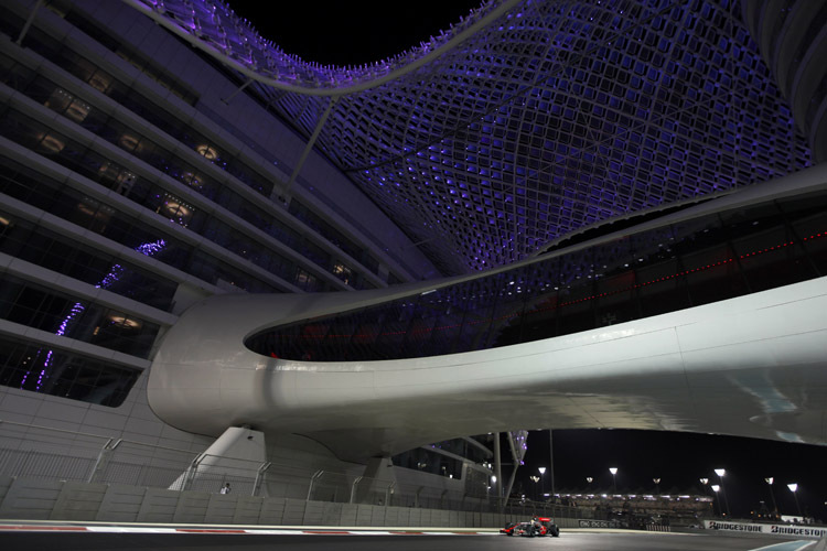 Lewis Hamilton ist der erste Pole-Setter in Abu Dhabi