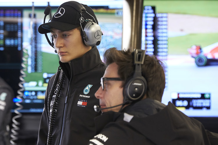 Mercedes-Motorsportdirektor Toto Wolff mit Mercedes-Junior George Russell