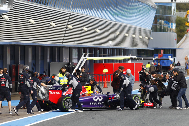 Es gibt viel Arbeit für die Mechaniker von Red Bull Racing