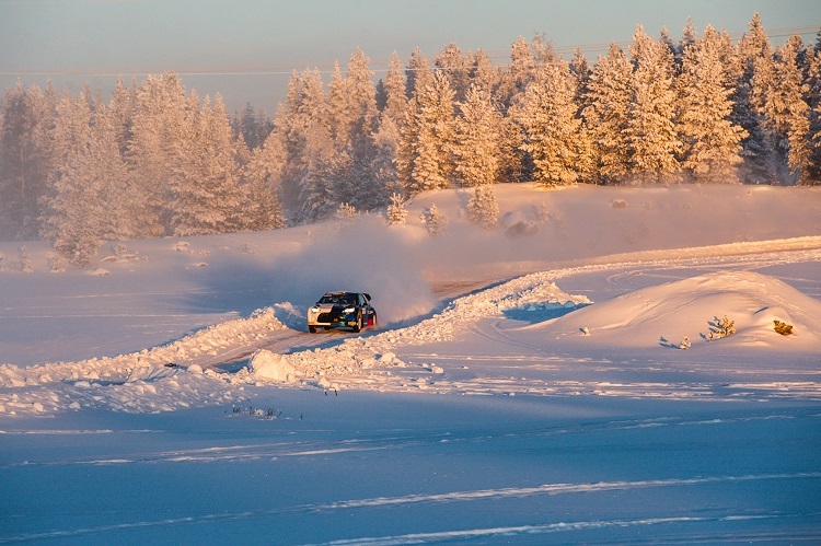 F1-Pilot Valtteri Bottas bei der Rallye Arctic Lappland 2021