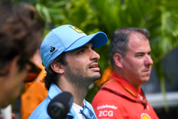 Carlos Sainz jr. bekam in Miami nachträglich eine Zeitstrafe