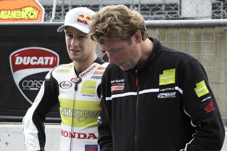 Jonathan Rea und Teammanager Ronald ten Kate