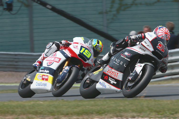 Hier liegt WM-Leader Johann Zarco (9) noch vor Sachsenring-Sieger Xavier Siméon