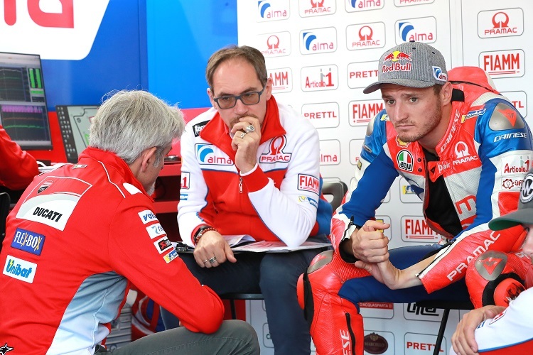 Gigi Dall'Igna (li.) mit Jack Miller (re.) in der Pramac-Ducati-Box
