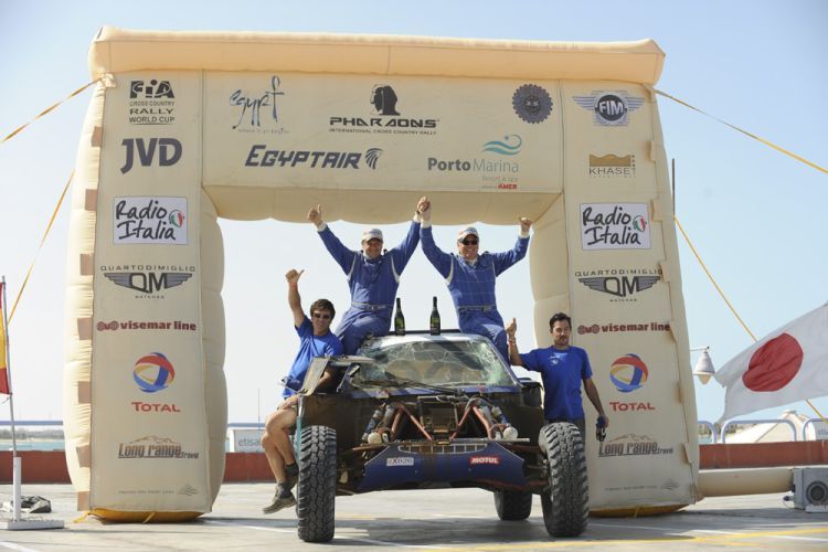 Juber bei Jean-Louis Schlesser über den Rallye-Sieg.