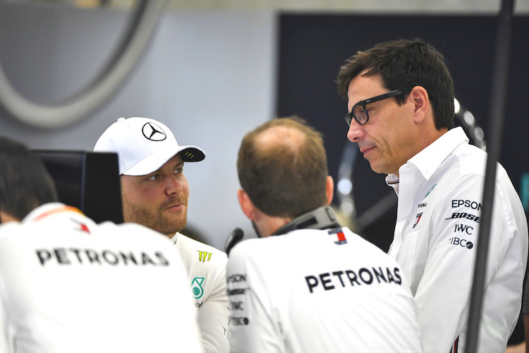 Valtteri Bottas mit Toto Wolff