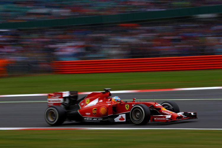 Fernando Alonso startete mit einem unfairen Vorteil von einer halben Wagenlänge in den Grossbritannien-GP