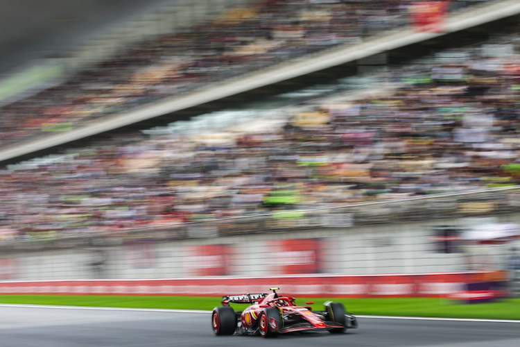 Carlos Sainz in China