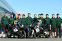Die Caterham-Truppe beim ersten Roll-out in Jerez mit Herrin und Zarco