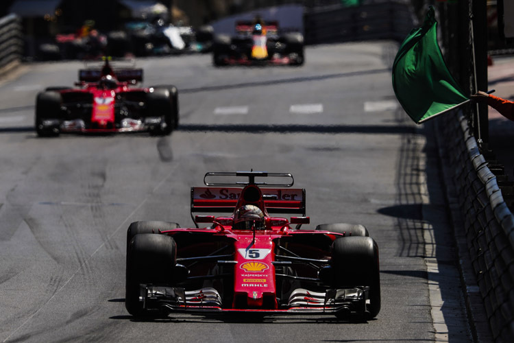 Sebastian Vettel sicherte sich seinen zweiten Monaco-Triumph vor seinem Teamkollegen Kimi Räikkönen