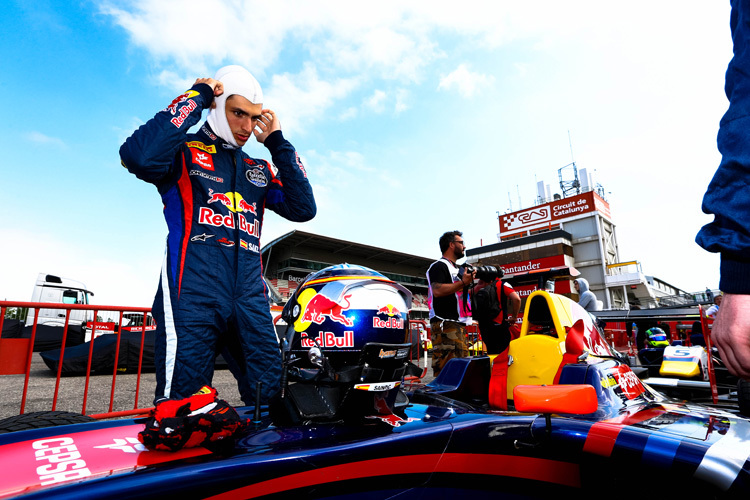 Carlos Sainz junior fährt in Silverstone gleich zwei Formel-1-Renner!