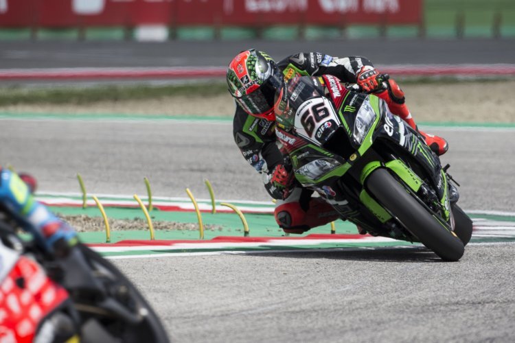 Tom Sykes hatte die blauen Stiefel von Marco Melandri ständig vor Augen