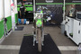 Das Sturz-Motorrad von Gautier Paulin im Teamzelt des Kawasaki Racing Team