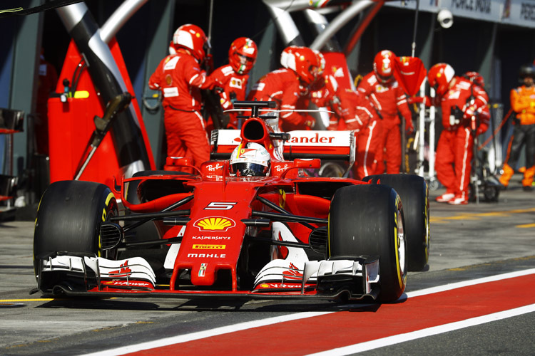 Dank eines schnellen Stopps ging Sebastian Vettel in Melbourne in Führung