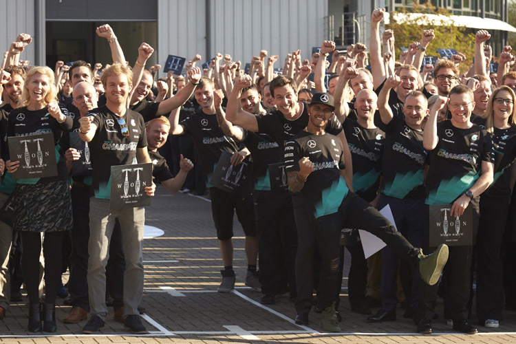 Guter Vorsatz für 2016: Das Mercedes-Team will auch in diesem Jahr weiter Siege bejubeln