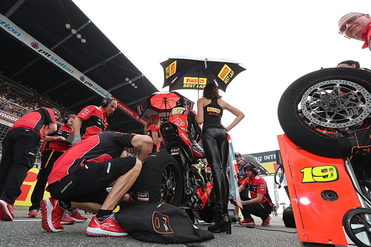 Polesetter Alvaro Bautista darf seine Pole behalten