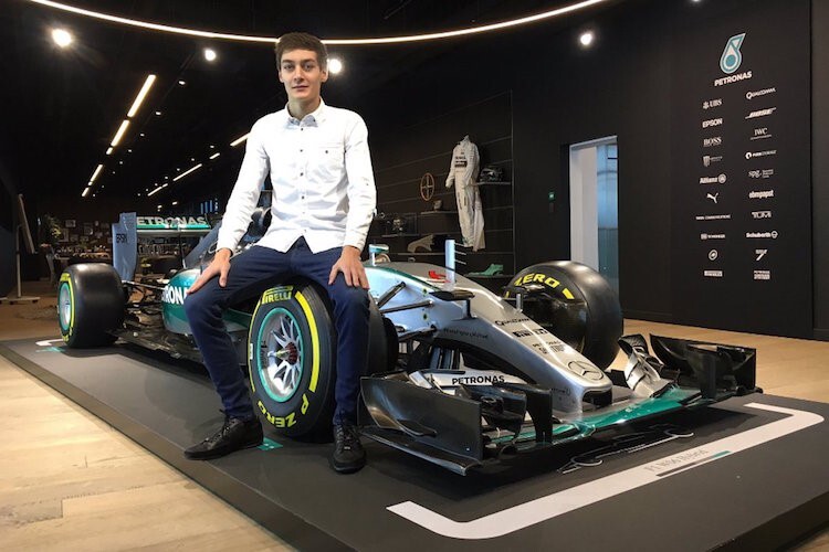 George Russell fährt im Mercedes