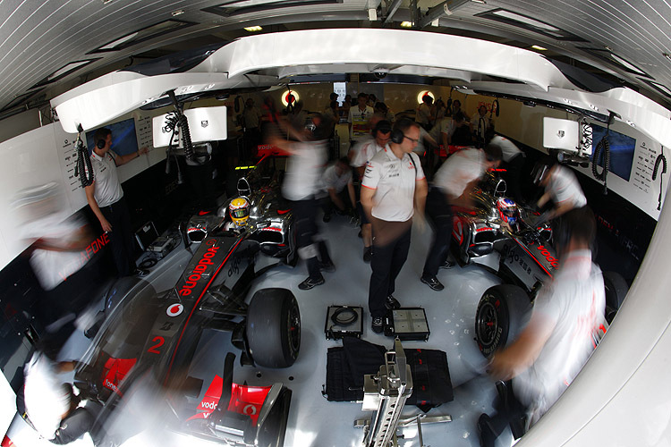 In der McLaren-Box ging es geschäftig zu