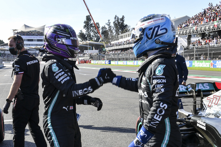 Beste Ausgangslage: Die beiden Mercedes-Piloten starten aus der ersten Reihe ins Rennen