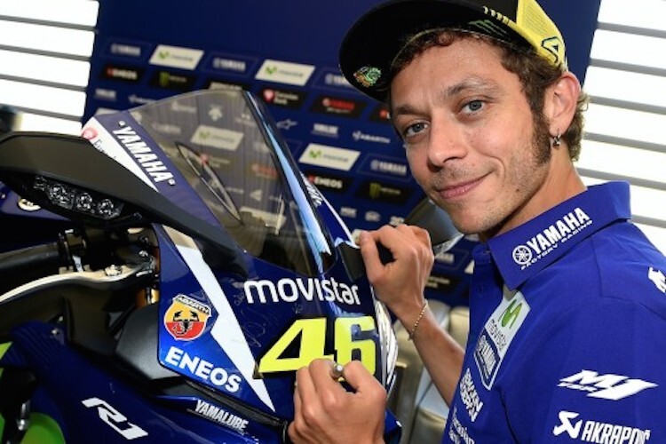 Valentino Rossi: Seine Unterschrift soll den ein oder anderen Euro zusätzlich in die Charity-Kasse spülen