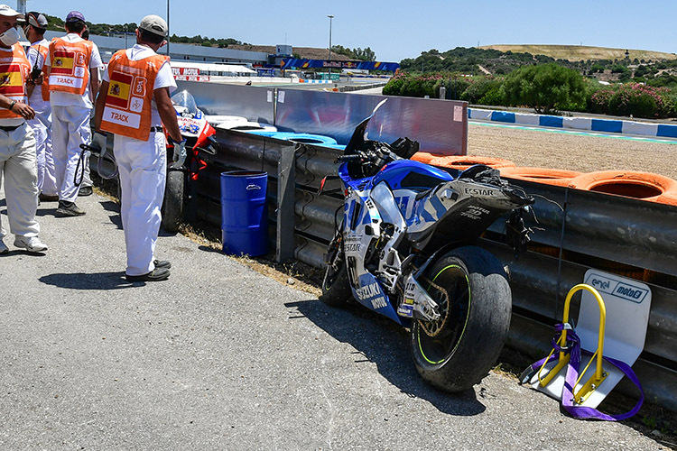 Das demolierte Bike von Rins in Turn 11