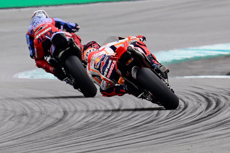 Marc Márquez nahm seinen Bruder Alex und die Gresini-Ducati genau unter die Lupe