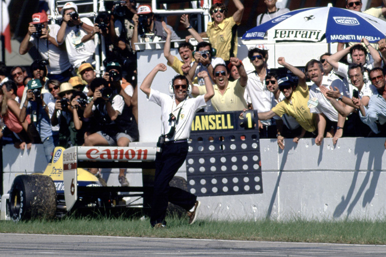 Fiorio bejubelt in Rio 1989 den Zieleinlauf von Nigel Mansell, links ein gestrandeter Williams
