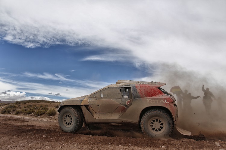 Cyril Despres 2015 im Peugeot 2008 DKR auf der Etappe von Iquique nach Uyuni