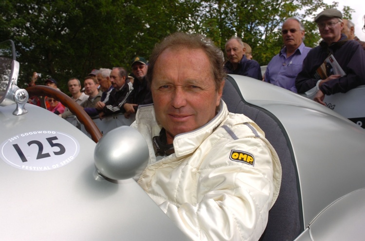 Heute noch oft am Steuer alter Renner zu sehen: Jochen Mass