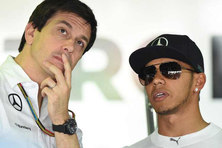 Toto Wolff und Lewis Hamilton machen sich Sorgen