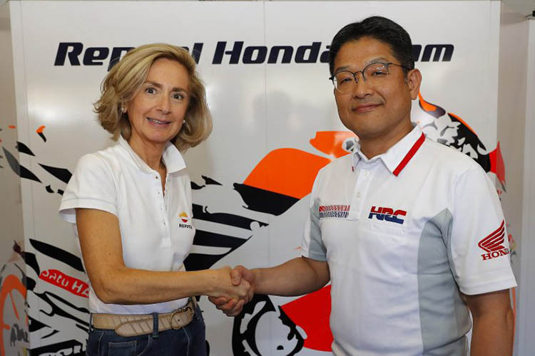 Begoña Elices und HRC-Chef Yoshishige Nomura