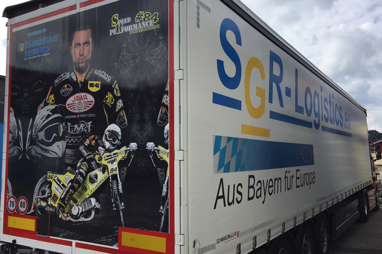 Gute Werbung für den Sport: Martin Smolinski auf einem SGR-Truck