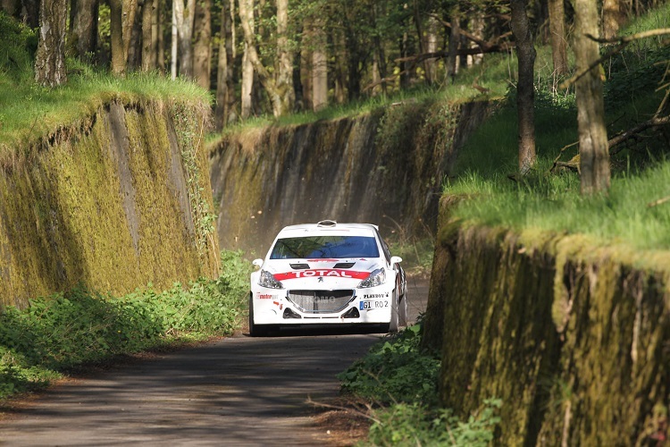 Marijan Gribel im Peugeot auf dem IVG-Gelände