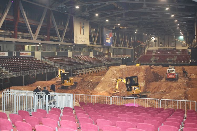 Streckenaufbau Supercross Chemnitz