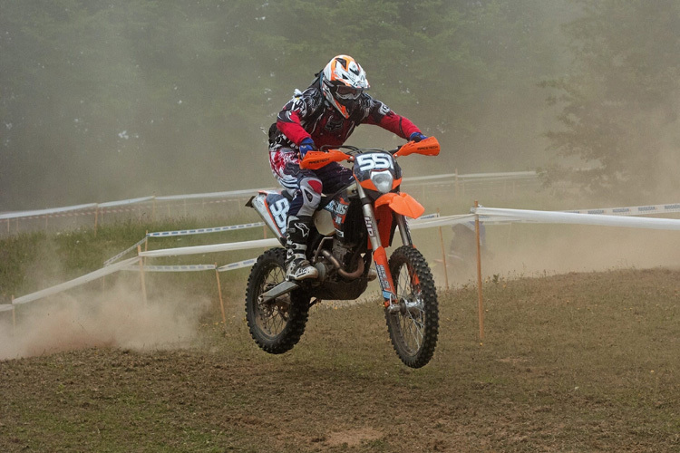 Christian Loriaux auf seiner Enduro