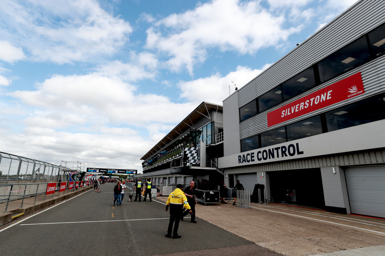 In Silverstone nimmt die Motorrad-WM nach der Pause wieder Fahrt auf