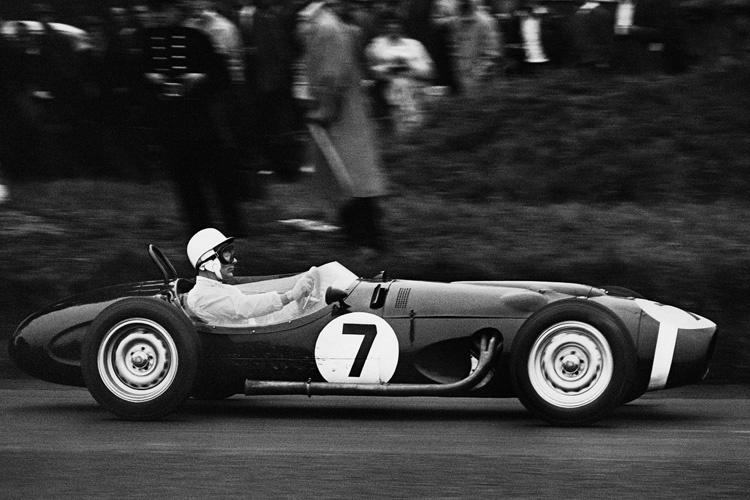 Stirling Moss mit seinem Ferguson P99 in Oulton Park 1961.