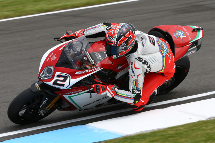 Die MV Agusta 1000 F4 funktioniert in Donington hervorragend