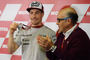 Nicky Hayden mit Dorna-CEO Carmelo Ezpeleta